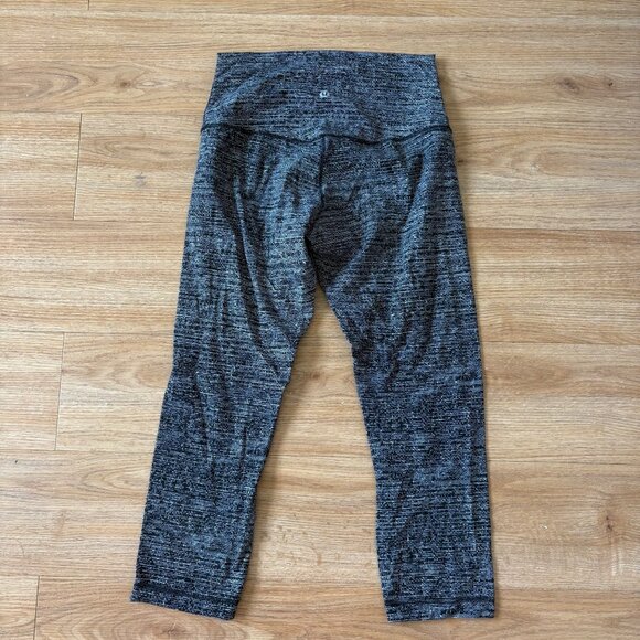Lululemon Athletic Align HR Crop Yoga Pants 21” Twillines Ice Black Women’s Sz 6 - Picture 2 of 11